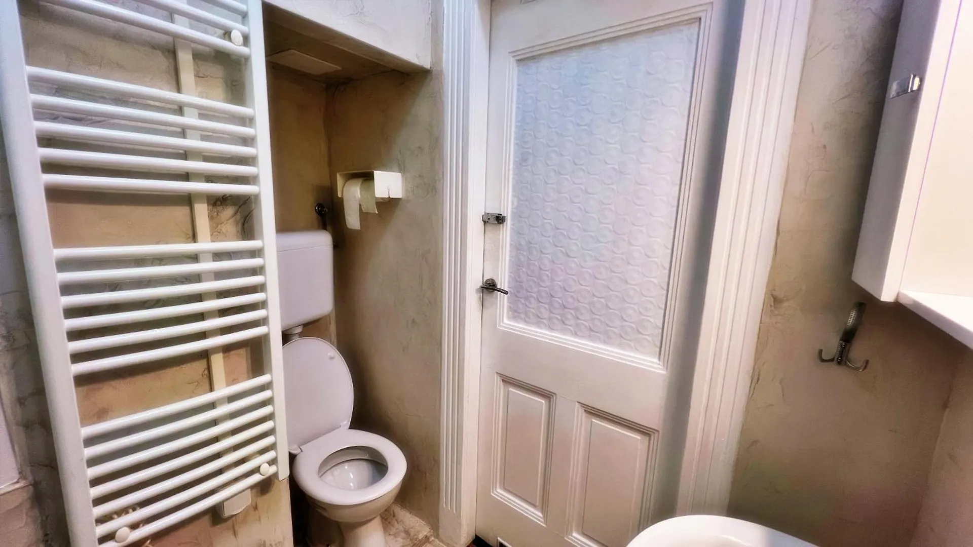 Bebudgetrooms Budapest Hungary