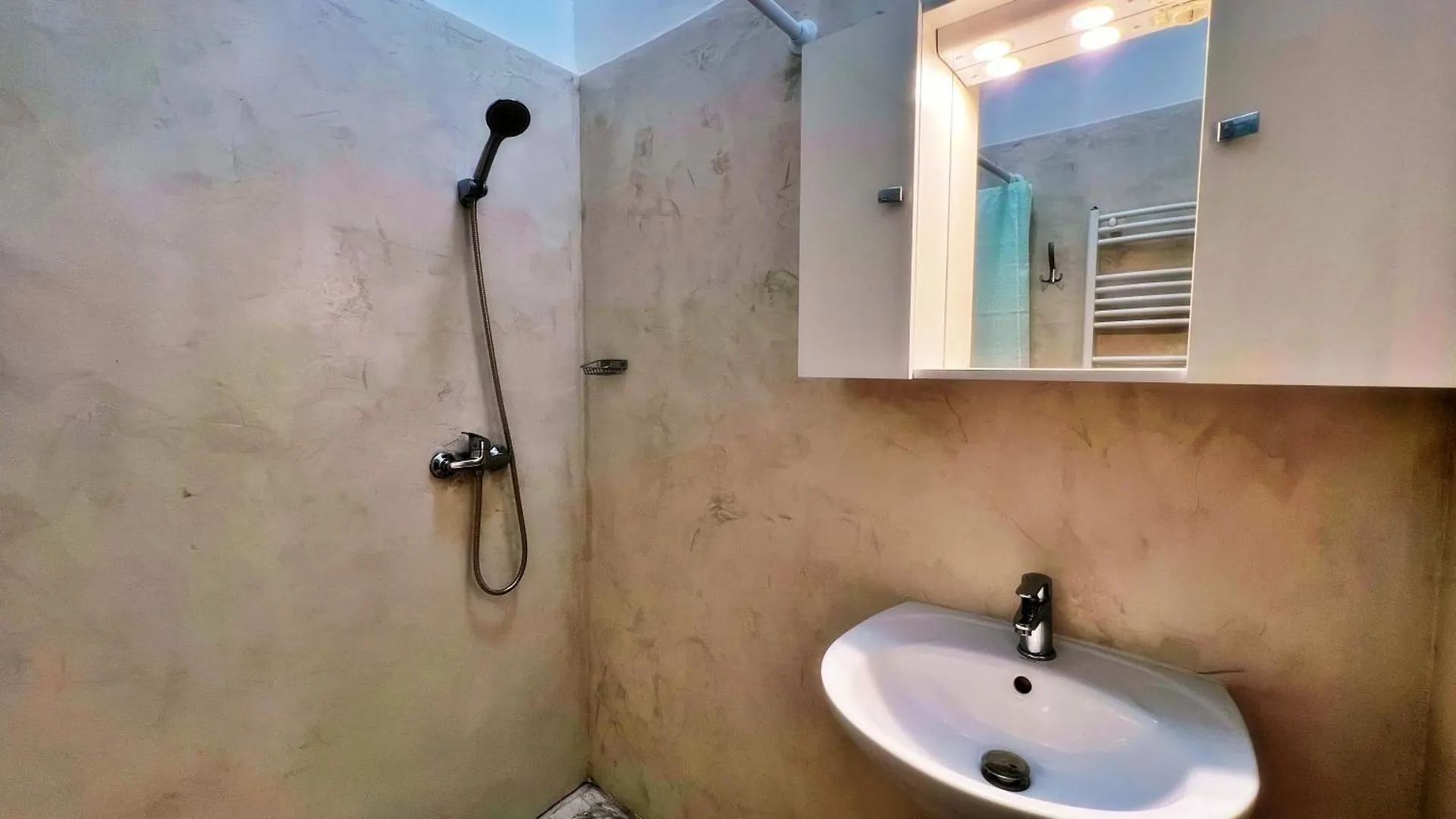Bebudgetrooms Budapest Hungary
